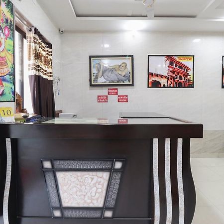 Oyo 69378 Trilok Dham Hotel Vrindávan Kültér fotó