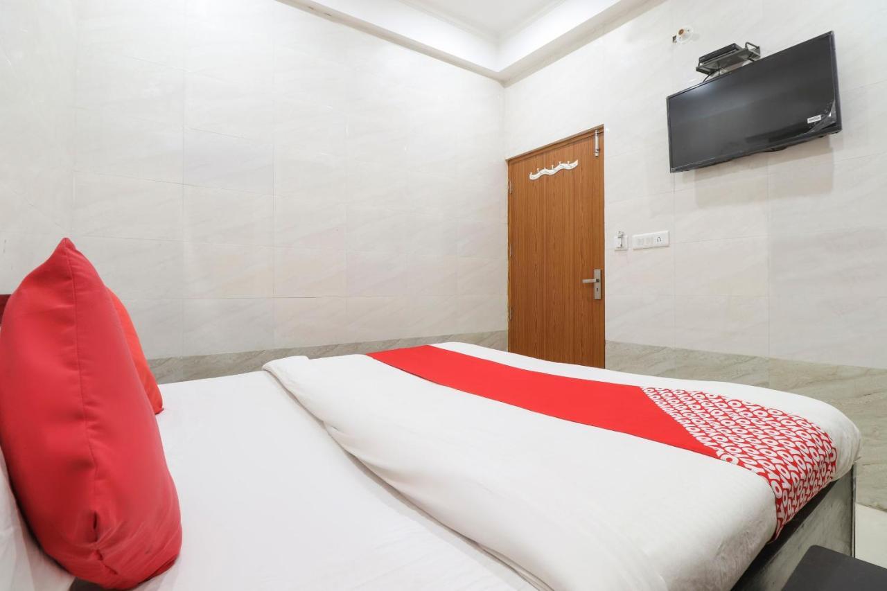 Oyo 69378 Trilok Dham Hotel Vrindávan Kültér fotó