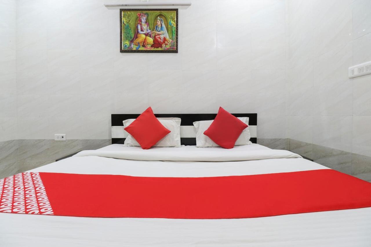 Oyo 69378 Trilok Dham Hotel Vrindávan Kültér fotó