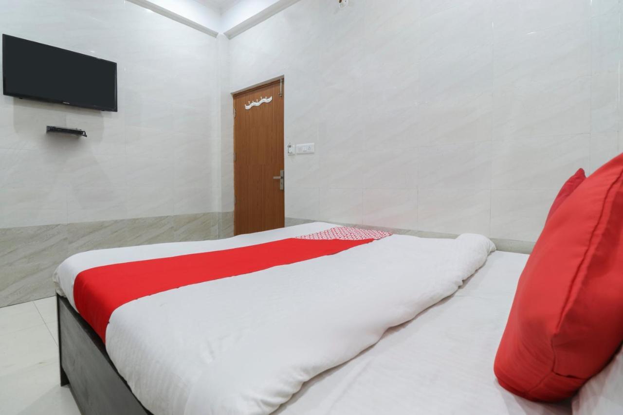 Oyo 69378 Trilok Dham Hotel Vrindávan Kültér fotó