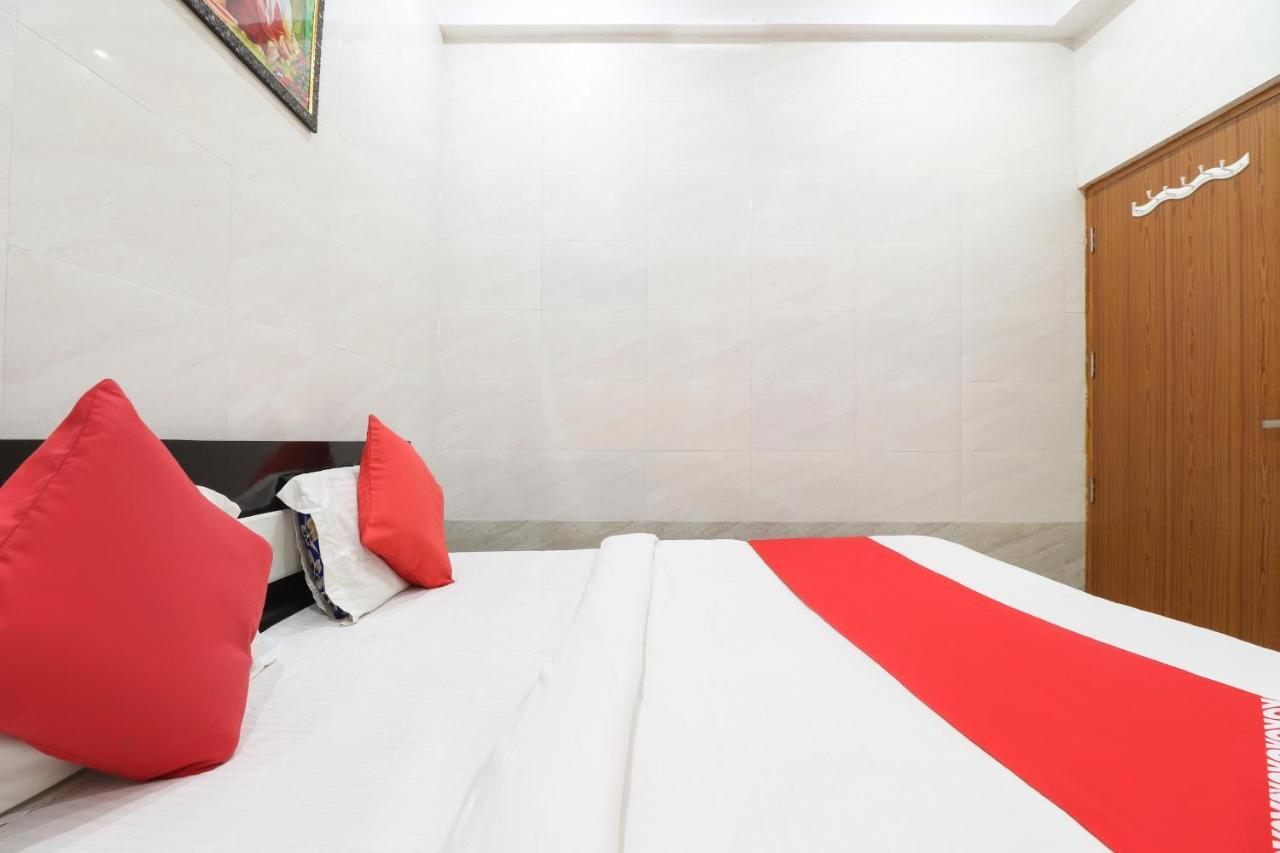 Oyo 69378 Trilok Dham Hotel Vrindávan Kültér fotó